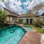 Charming 3-Bedroom Villa with Private Pool Overlooking Rice Field and Gorgeous Garden in Berawa - Yearly Rental