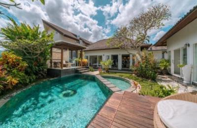 Charming 3-Bedroom Villa with Private Pool Overlooking Rice Field and Gorgeous Garden in Berawa - Yearly Rental