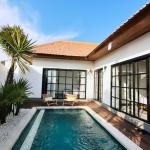 Charming 2-Bedroom Villa with Enclosed Living in Tumbak Bayuh - 15 Years Lease