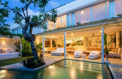 Exquisite 5-Bedroom Luxury Villa with Rooftop Ocean View in Seminyak
