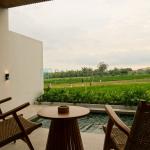 Stunning 2-Bedroom Modern Villa with Private Pool Overlooking Rice Fields in Canggu - Yearly Rental