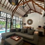 Tropical 3-Bedroom Enclosed Living Villa with Private Pool and Spacious Garden in Bumbak - Yearly Rental