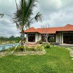 2 Bedrooms Villa For Rent with Private Pool Overlooking Rice Field and Spacious Garden in Tampaksiring, Ubud Bali - Monthly Rental