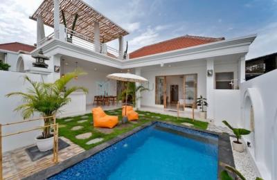 Tropical 2-Bedroom Villa with Private Pool and Rooftop Terrace in Canggu - Yearly Rental