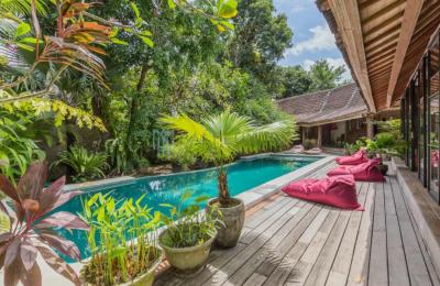 Charming 5-Bedroom Joglo-Style Villa with Private Pool and Spacious Garden in Umalas - Leasehold