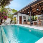 Tropical 2-Bedroom Villa with Private Pool in Berawa - Yearly Rental