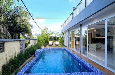 Modern 3-Bedroom Villa with Private Pool and Rooftop Terrace Ocean View in Ungasan - Freehold