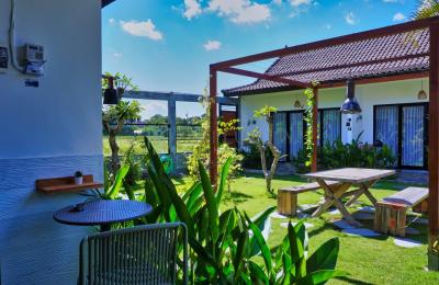 Cozy 1-Bedroom Guest House with Shared Kitchen and Shared Pool in Umalas - Monthly Rental