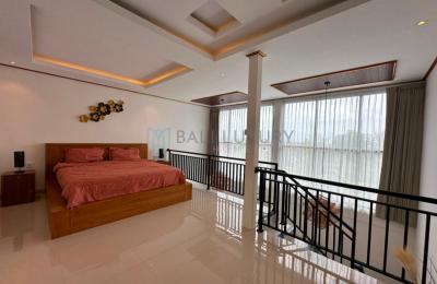 1-Bedroom Modern Loft-Style Villa with Private Pool in Buduk - Monthly Rental
