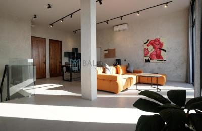 Stylish 2-Bedroom House with Dedicated Workspace in Canggu - Yearly Rental