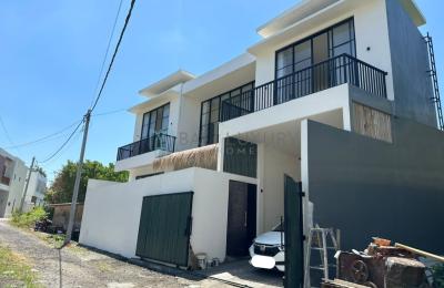 Modern Minimalist 3-Bedroom Villa with Private Pool in Canggu - Yearly Rental