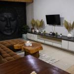 Tropical 2-Bedroom Villa with Private Pool in Tumbak Bayuh - Daily Rental